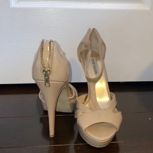 Steve Madden beige heels